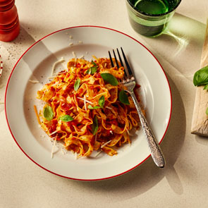 Pâtes fraîches à la tomate et au basilic