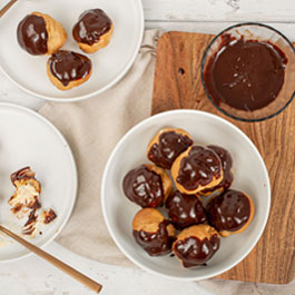 Profiteroler med chokladsås