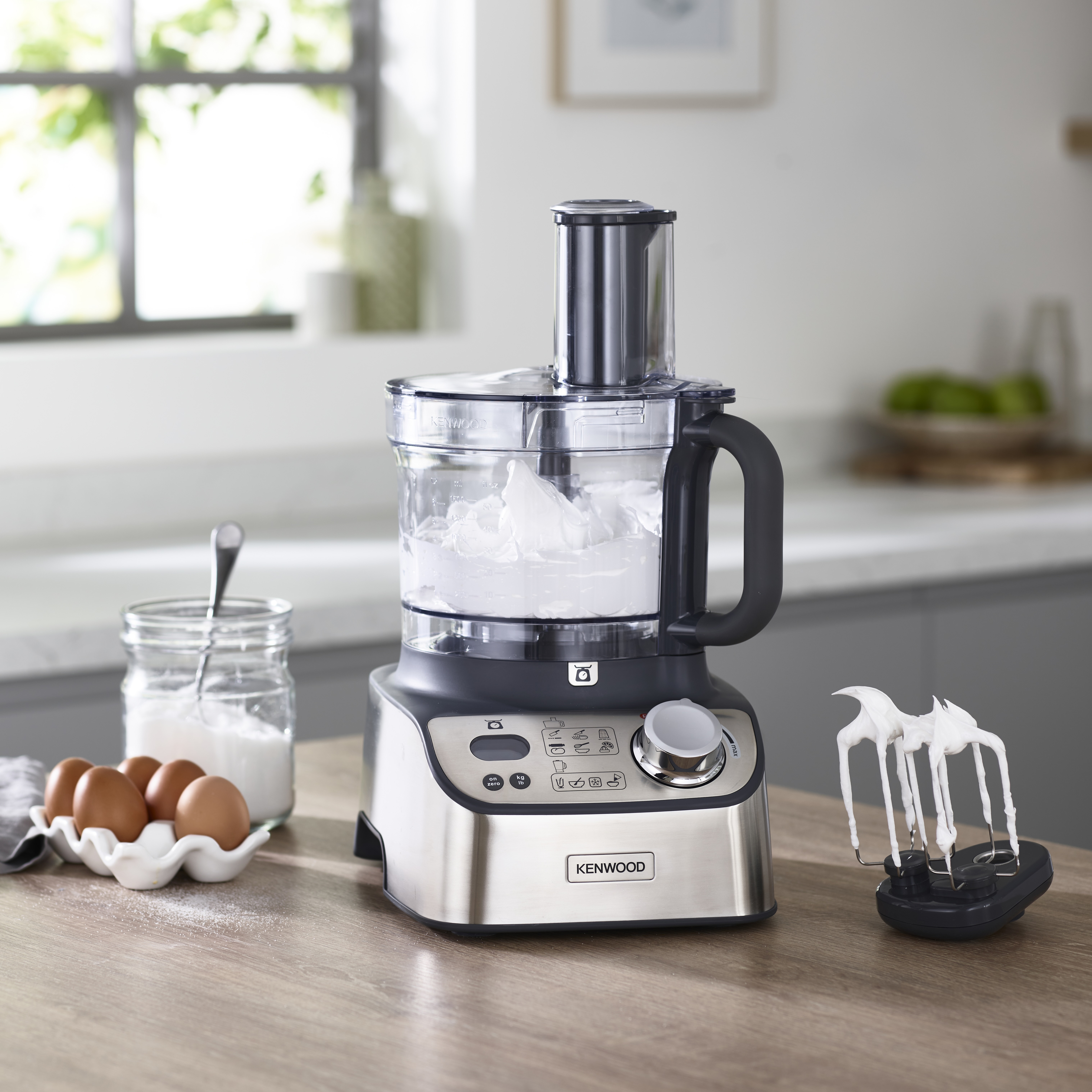 FDM71_MULTI_PRO_EXPRESS_WEIGH+_DUAL_METAL_WHISK_EGG_WHITES.jpg