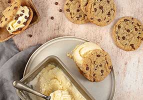 Homemade-Ice-Cream-Cookie-Sandwiches-286x200.jpg