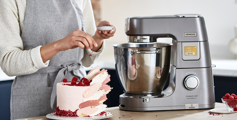 KW_Article_How to make a showstopping celebration cake _5.jpg