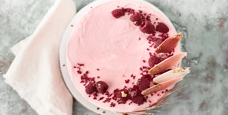 KW_Article_How to make a showstopping celebration cake _6.jpg