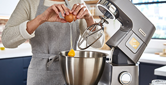 KW_Article_How to make a showstopping celebration cake_Mobile_2.jpg