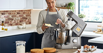 KW_Article_How to make a showstopping celebration cake_Mobile_4.jpg