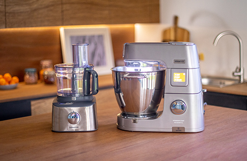 Stand Mixer vs Food Processor Image 490x320.jpg