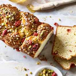 Brioche med rosa praliner